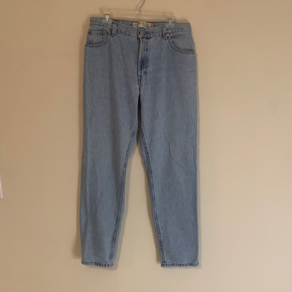 Levi’s light wash jeans